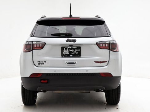 Used 2024 Jeep Compass Trailhawk image 8