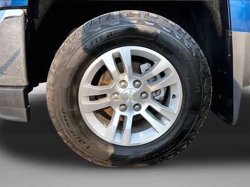 Used 2018 Chevrolet Silverado 1500 LT w/ All Star Edition AWD/4WD image 9