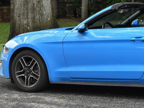 Used 2022 Ford Mustang Premium RWD image 34