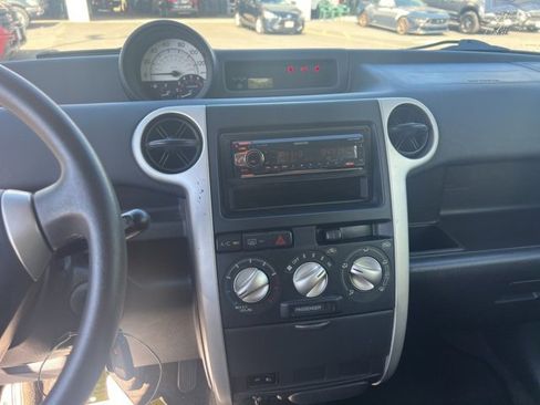Used 2006 Scion xB image 10