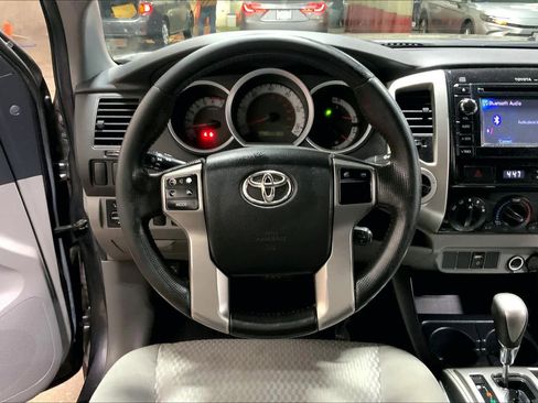 Used 2013 Toyota Tacoma 4x4 Access Cab w/ SR5 Pkg image 6