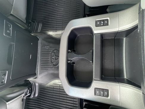 Used 2017 Toyota Sequoia Platinum image 33