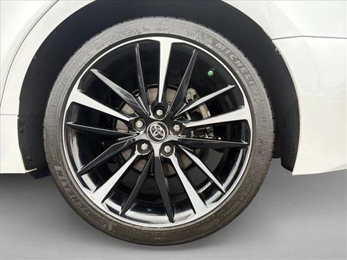 Used 2019 Toyota Camry XSE image 9