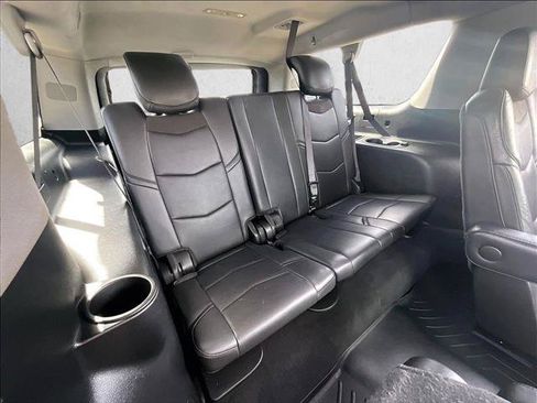 Used 2019 Cadillac Escalade ESV Premium Luxury RWD image 30