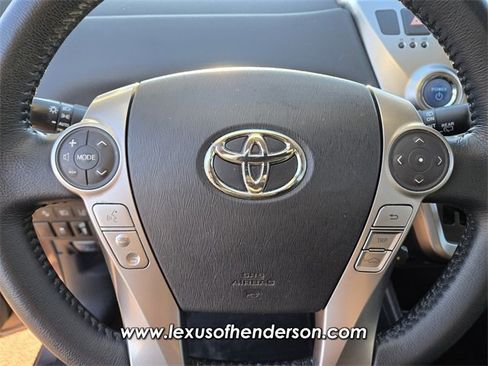 Used 2017 Toyota Prius V Five image 28