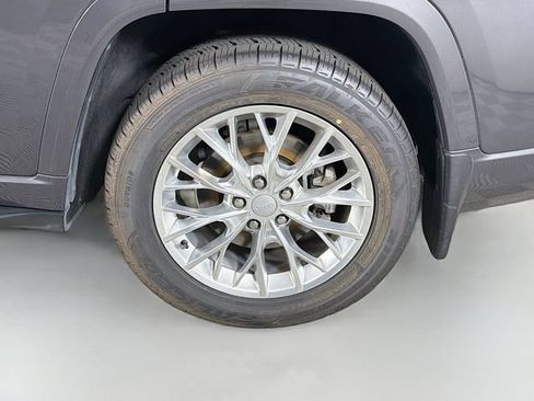 Used 2021 Jeep Grand Cherokee L Summit w/ Advanced Protech Group IV AWD/4WD image 38