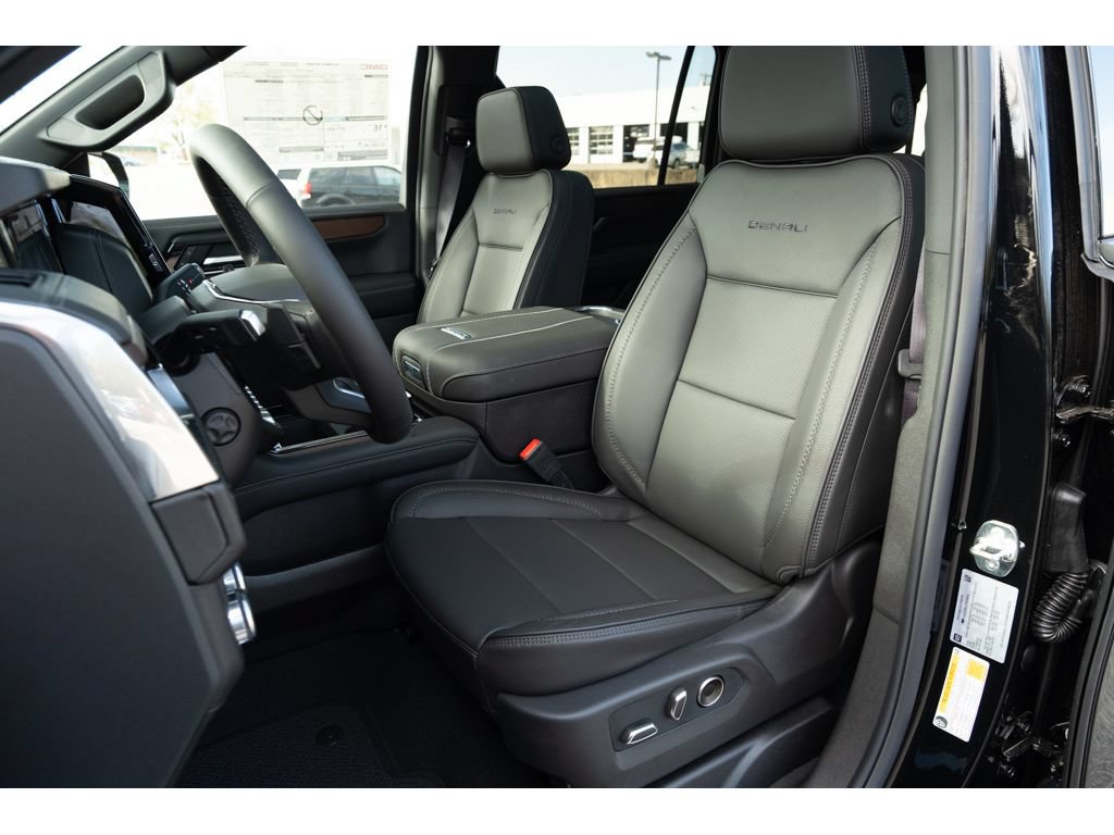 New 2026 GMC Yukon XL Denali w/ Sun & Power Step Package AWD/4WD image 12