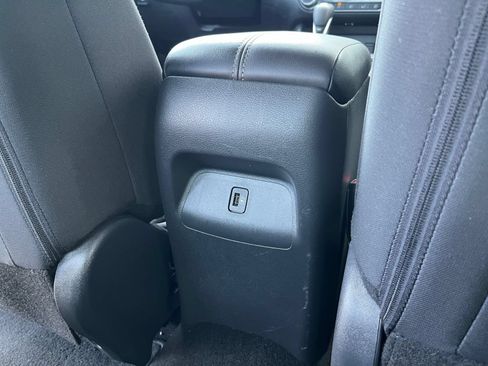Used 2025 Nissan Sentra SV FWD image 25