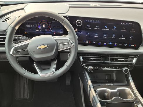 New 2026 Chevrolet Traverse LT w/ Sun and Wheel Package FWD image 13