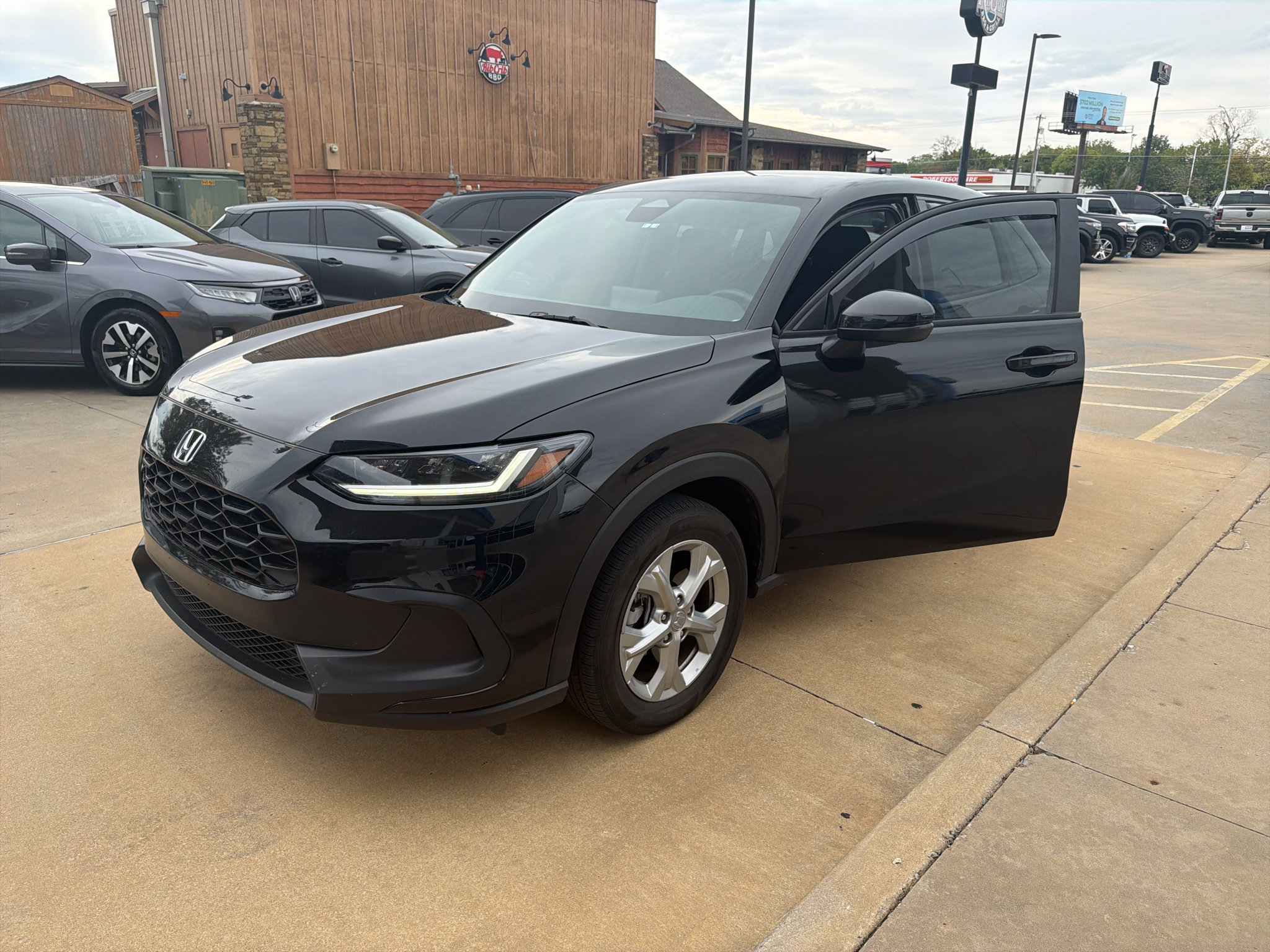 Certified 2024 Honda HR-V LX image 1