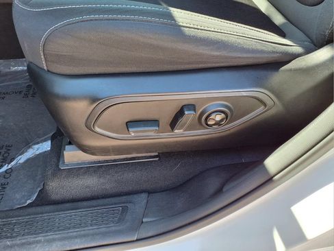 Used 2024 Jeep Grand Cherokee Laredo RWD image 21