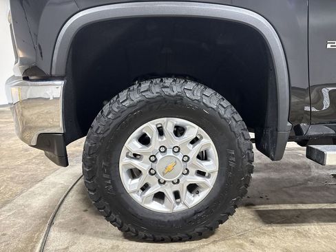 Used 2022 Chevrolet Silverado 2500 LT w/ Convenience Package image 26