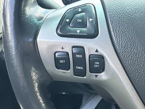 Used 2016 Ford Taurus SEL w/ Equipment Group 201A FWD image 19
