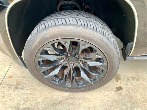 Used 2019 GMC Yukon Denali w/ Denali Ultimate Package RWD image 9