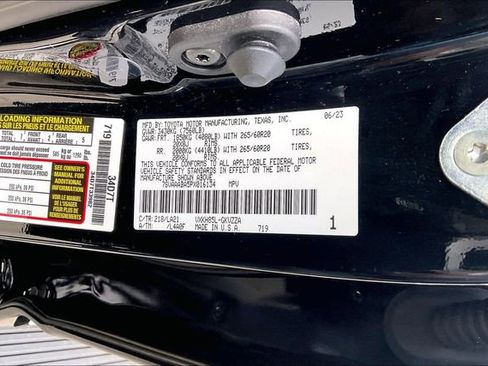 Used 2023 Toyota Sequoia Platinum image 36