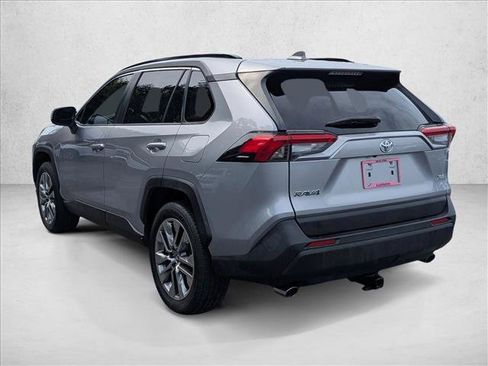 Used 2019 Toyota RAV4 XLE Premium FWD image 8