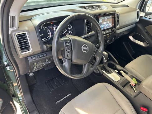 Used 2022 Nissan Frontier SV w/ Technology Package image 8