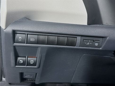 Certified 2022 Toyota Sienna XLE FWD image 11