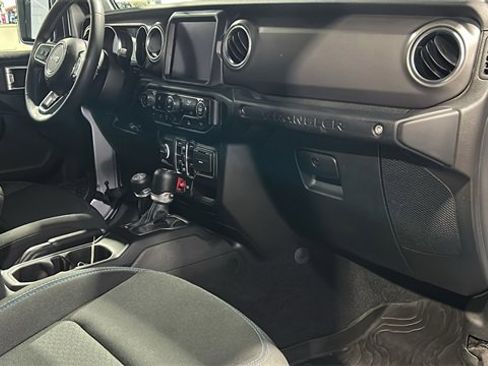 Used 2023 Jeep Wrangler Unlimited Rubicon 4xe image 13