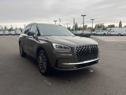 New 2025 Lincoln Corsair Reserve image 9