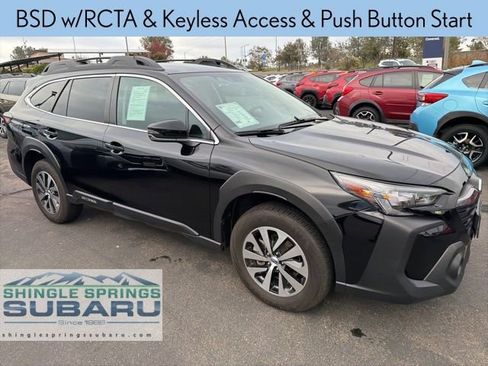 Certified 2025 Subaru Outback Premium image 2