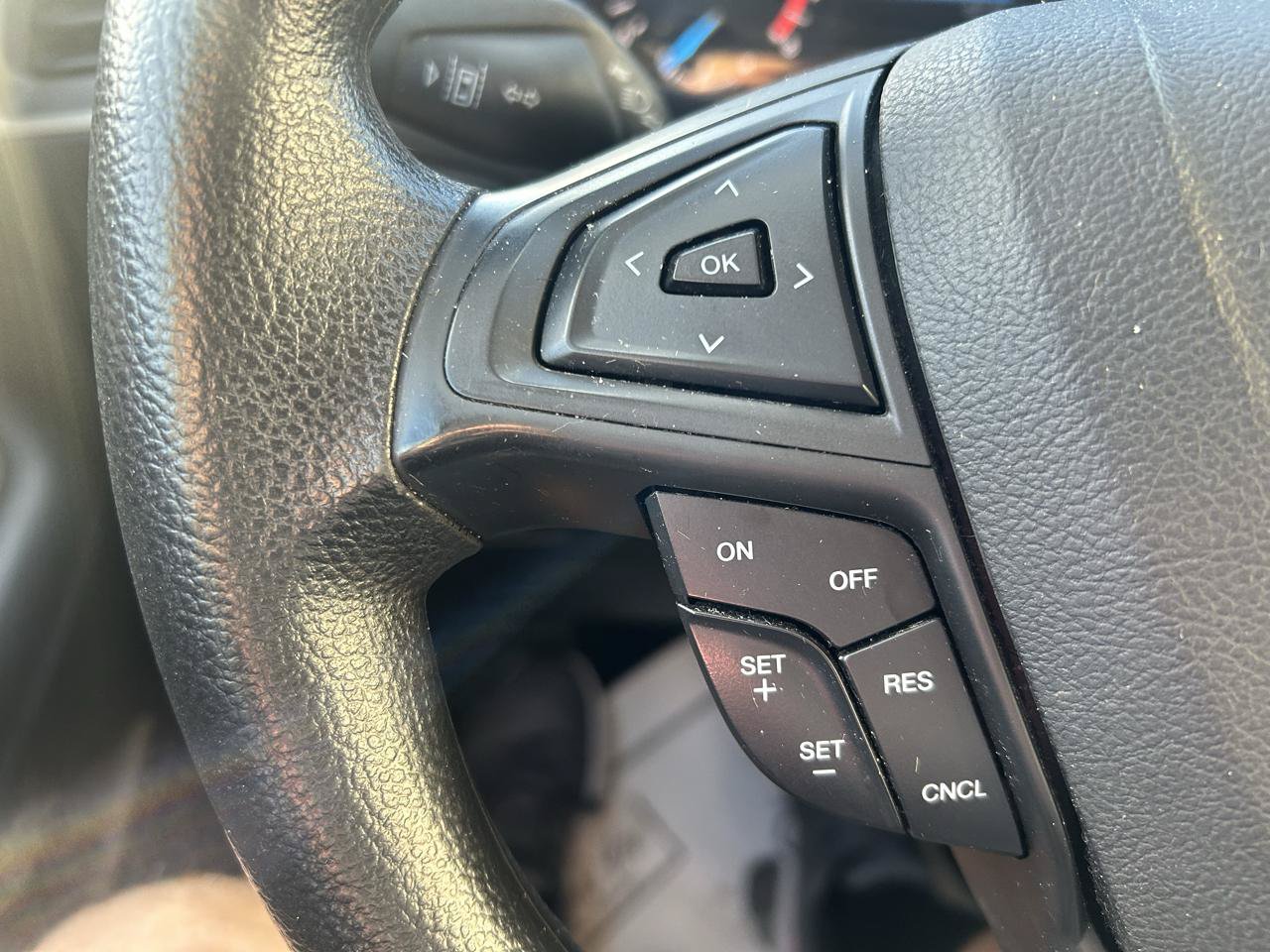 Used 2019 Ford Edge SE FWD image 18