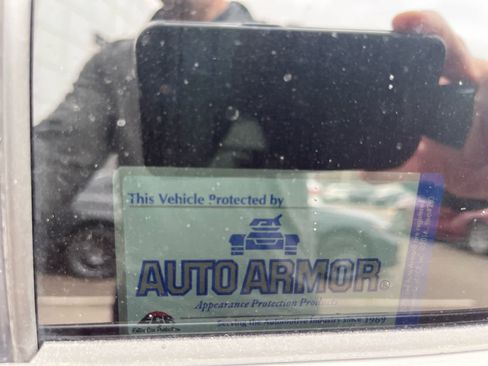 Used 2025 Toyota Sienna Platinum image 7