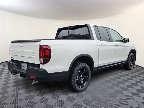 New 2026 Honda Ridgeline Black Edition image 3