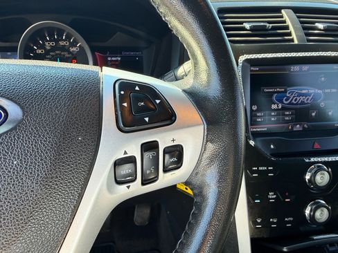 Used 2013 Ford Explorer XLT image 19