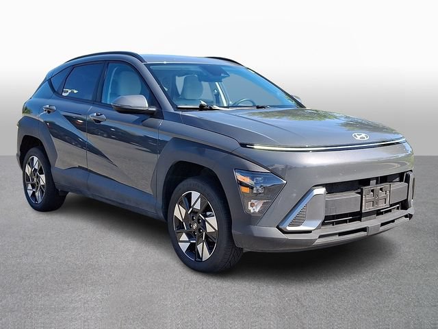 Used 2025 Hyundai Kona SEL AWD/4WD image 3