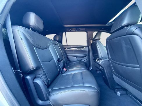 Used 2021 Cadillac XT6 Premium Luxury image 32