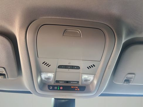 Used 2023 GMC Acadia SLT w/ Elevation Edition image 38