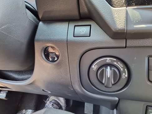 Used 2026 Nissan Frontier PRO-4X AWD/4WD image 8