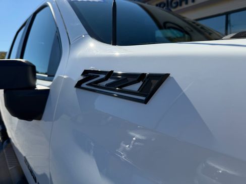 Used 2025 Chevrolet Silverado 2500 LT w/ Trail Boss Package image 9