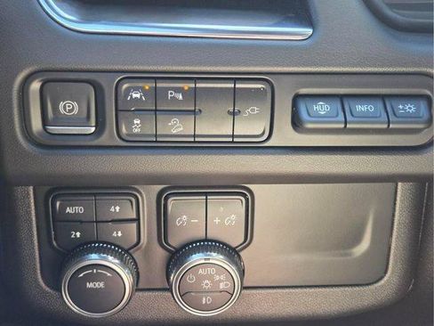 Used 2021 GMC Yukon XL AT4 w/ Rear Media and Nav Package AWD/4WD image 33