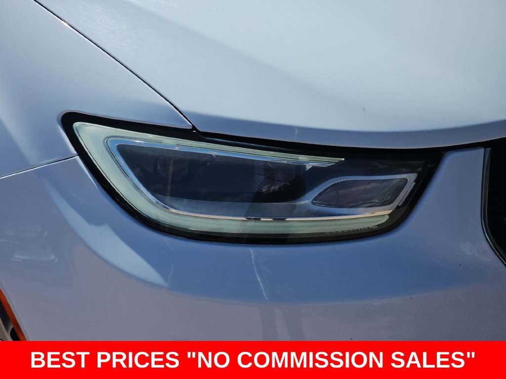 Used 2023 Chrysler Pacifica Limited FWD image 36