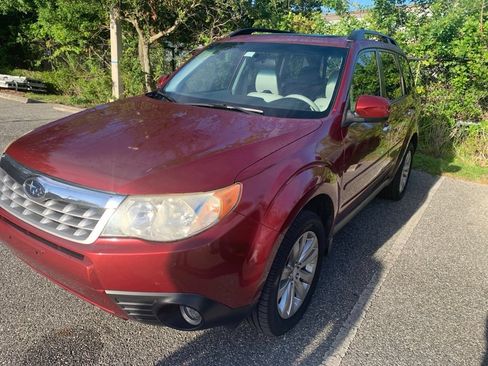Used 2011 Subaru Forester 2.5X Limited AWD/4WD image 2