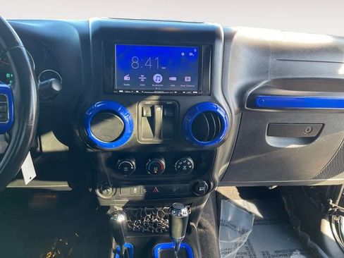 Used 2015 Jeep Wrangler Sahara w/ Connectivity Group image 10