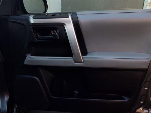 Used 2010 Toyota 4Runner Limited image 23