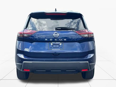 Used 2025 Nissan Rogue SV FWD image 4