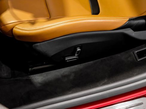 Used 2022 Ferrari SF90 Spider image 25