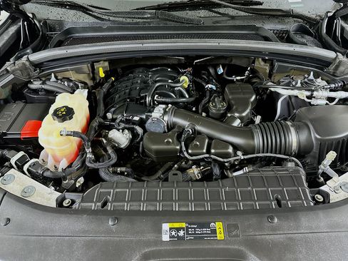 Used 2023 Jeep Grand Cherokee L Limited w/ Black Appearance Package image 35