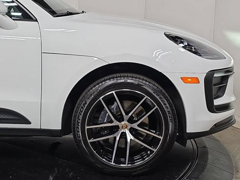 Certified 2026 Porsche Macan AWD/4WD image 11