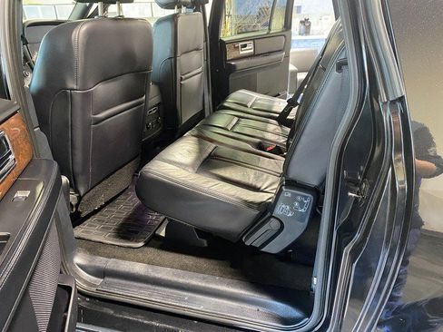 Used 2015 Lincoln Navigator L L image 16