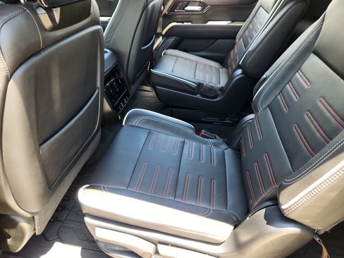 Used 2025 GMC Yukon XL AT4 Ultimate w/ LPO, Floor Liner Package AWD/4WD image 30