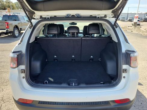 Used 2022 Jeep Compass Latitude image 19