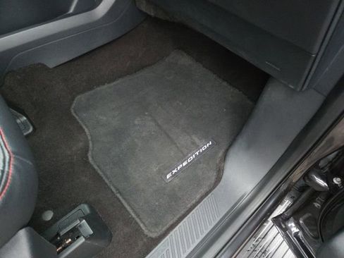 Certified 2023 Ford Expedition Limited image 38