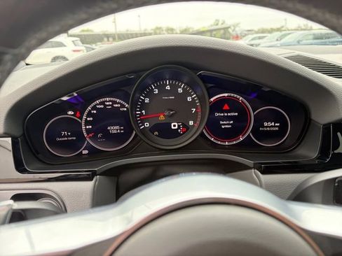 Used 2021 Porsche Cayenne Coupe AWD/4WD image 9