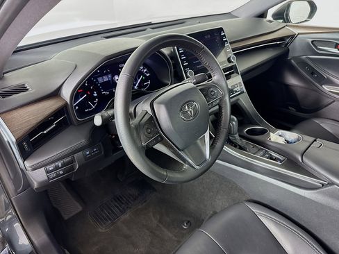 Used 2022 Toyota Avalon XLE image 8
