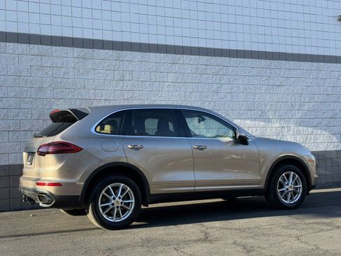 Used 2016 Porsche Cayenne image 18